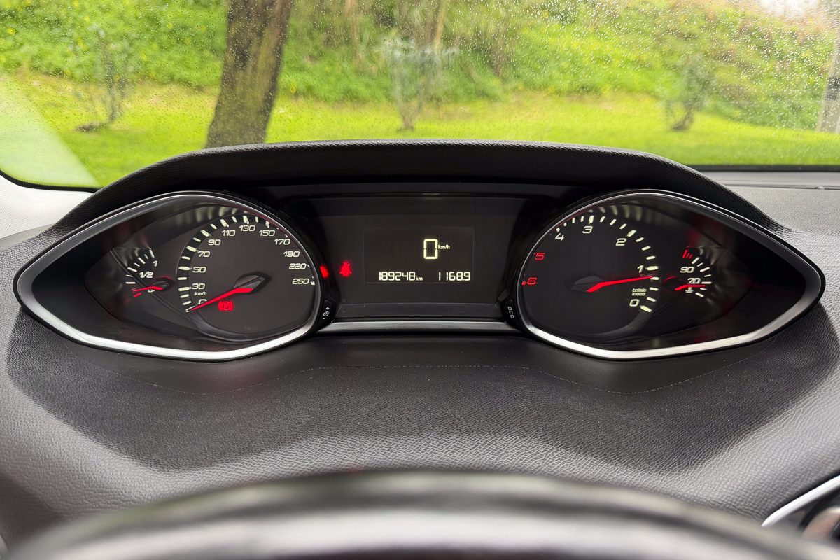 PEugeot 308 sw 39-RM-52