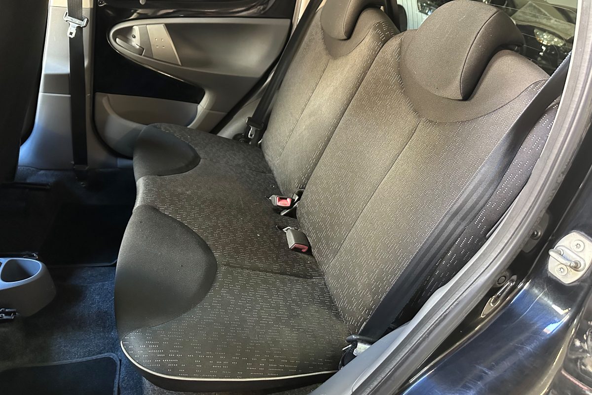 Peugeot 107 22-MS-45-24