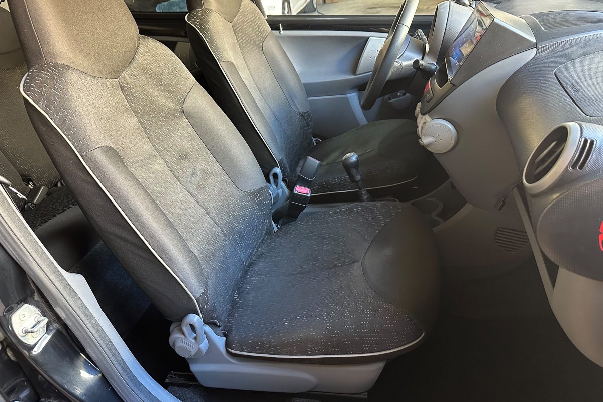 Peugeot 107 22-MS-45-28