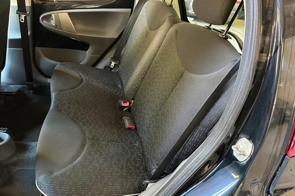 Peugeot 107 97-JN-18-30