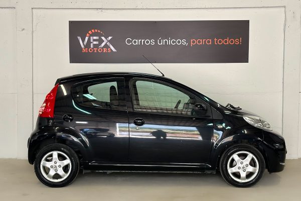 Peugeot 107 97-JN-18-5