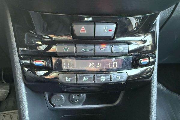 Peugeot 2008 1.6HDi-2