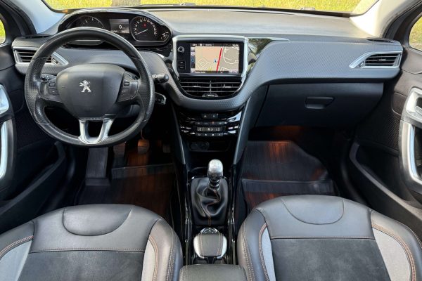 Peugeot 2008 1.6HDi-9