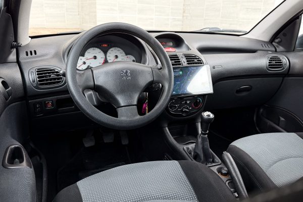Peugeot 206-12