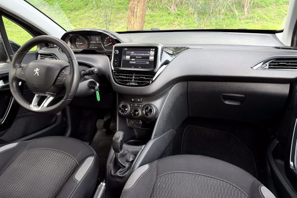 Peugeot 208 00-QV-20-13