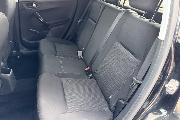 Peugeot 208 00-QV-20-7