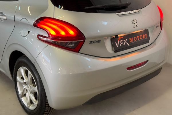Peugeot 208 00-QV-90-13
