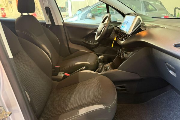 Peugeot 208 00-QV-90-16