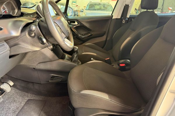 Peugeot 208 00-QV-90-17