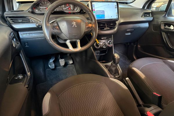 Peugeot 208 00-QV-90-25