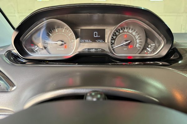 Peugeot 208 00-QV-90-31