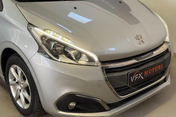 Peugeot 208 00-QV-90-8