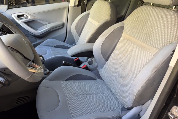 Peugeot 208 01-MT-03-3