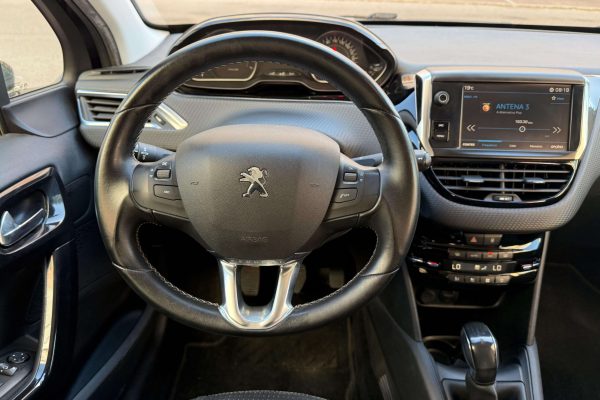 Peugeot 208-13