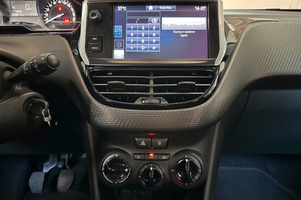 Peugeot 208 15-SD-36-20