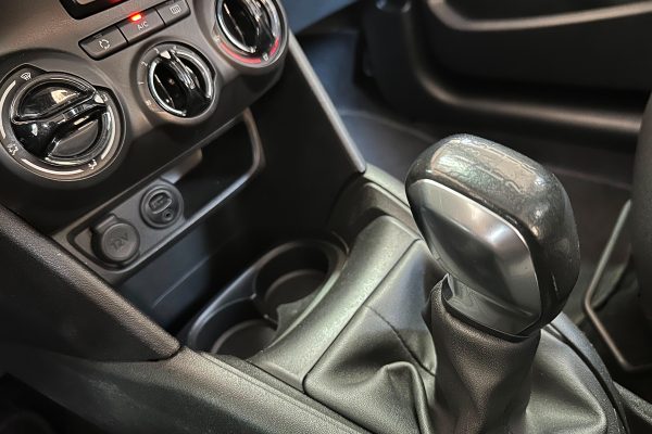 Peugeot 208 15-SD-36-21