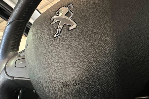 Peugeot 208 15-SD-36-30