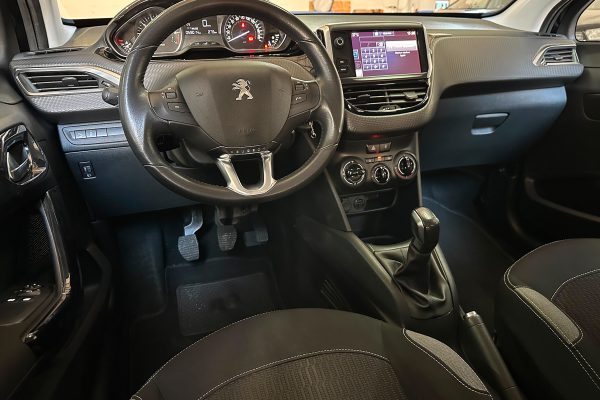 Peugeot 208 15-SD-36-32