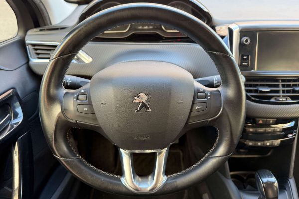 Peugeot 208-18