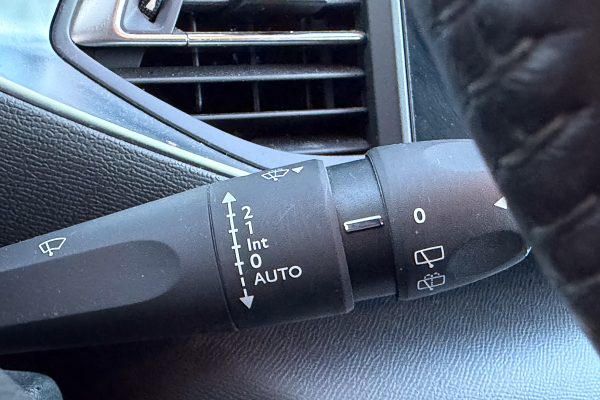 Peugeot 308 AD-95-IU-17