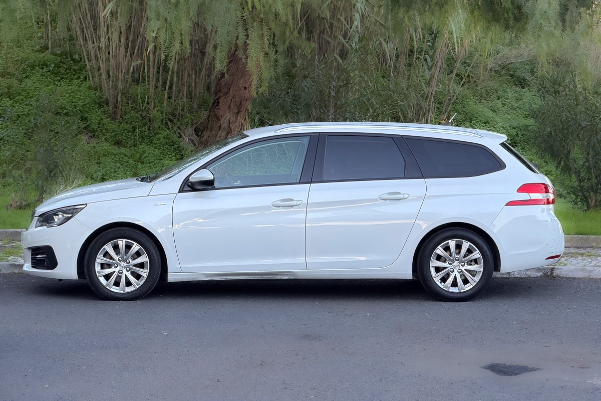Peugeot 308 AD-95-IU-29