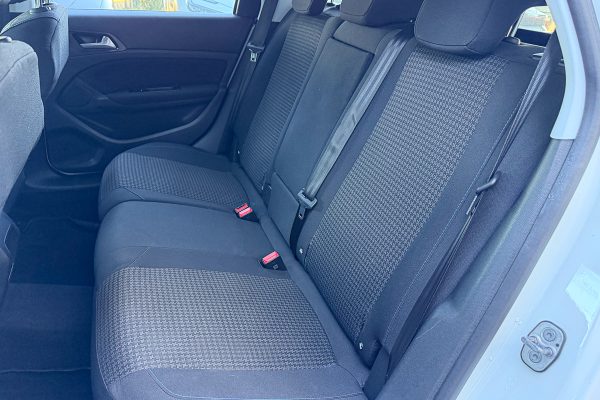 Peugeot 308 AD-95-IU-5