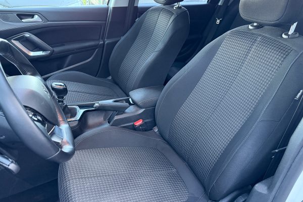 Peugeot 308 AD-95-IU-6