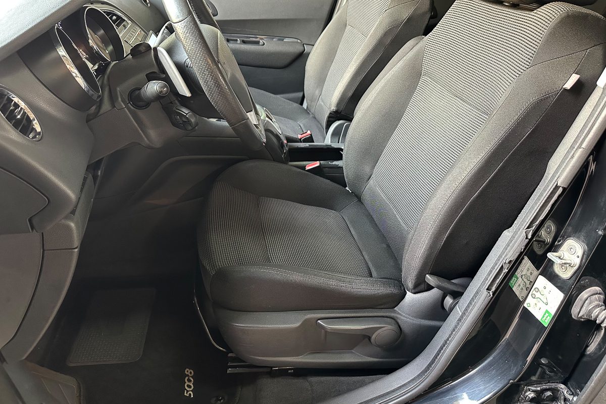 Peugeot 5008 1.6 hdi 63-IR-92-11