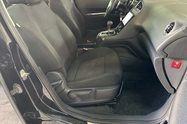 Peugeot 5008 1.6 hdi 63-IR-92-32