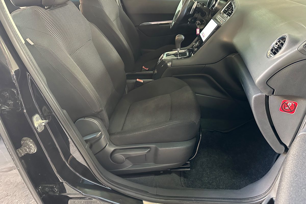 Peugeot 5008 1.6 hdi 63-IR-92-32