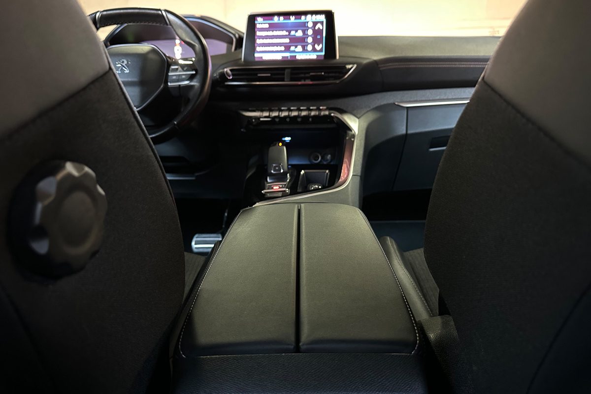 Peugeot 5008 22-ZI-52-18