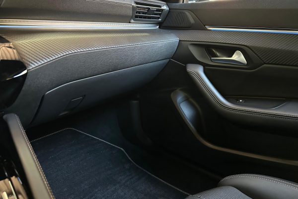 Peugeot 508 sw gt Hybrid -27
