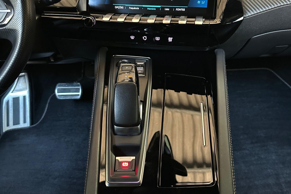 Peugeot 508 sw gt Hybrid -35