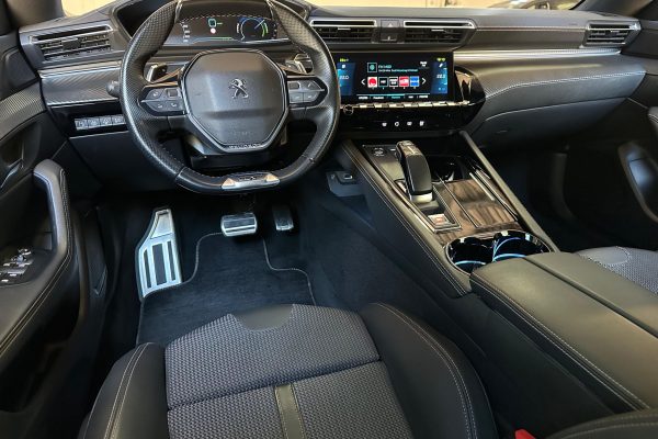 Peugeot 508 sw gt Hybrid -36