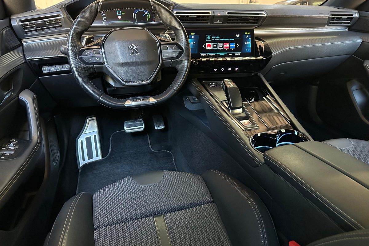 Peugeot 508 sw gt Hybrid -36