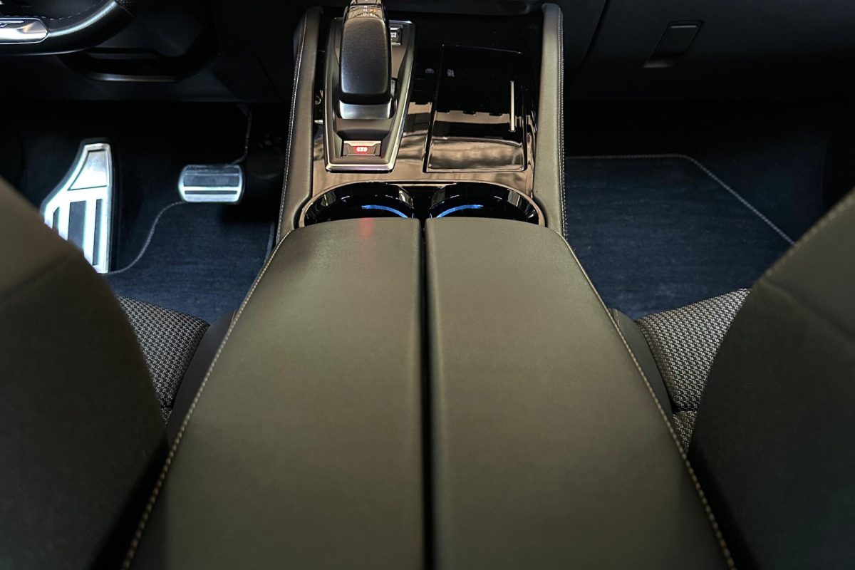 Peugeot 508 sw gt Hybrid -37