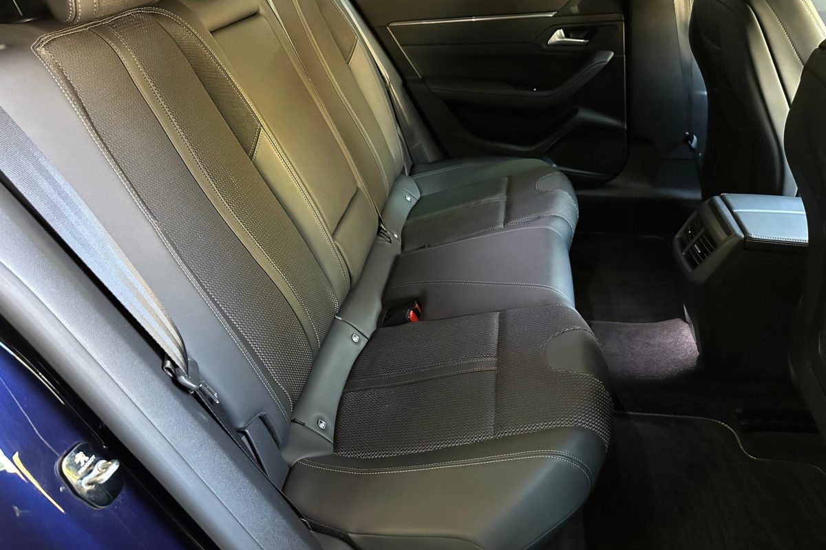 Peugeot 508 sw gt Hybrid -41