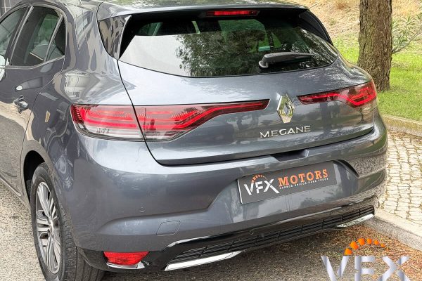 Renault Megane-11