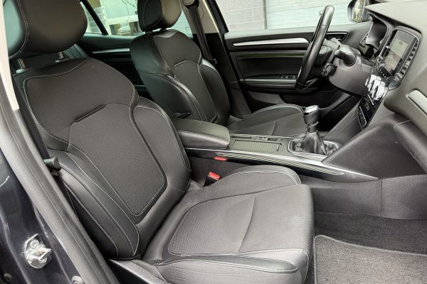 Renault Megane-25