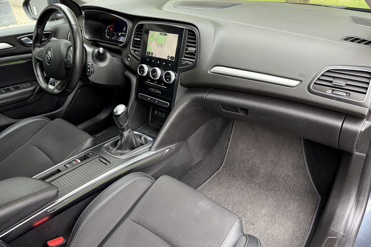Renault Megane-26