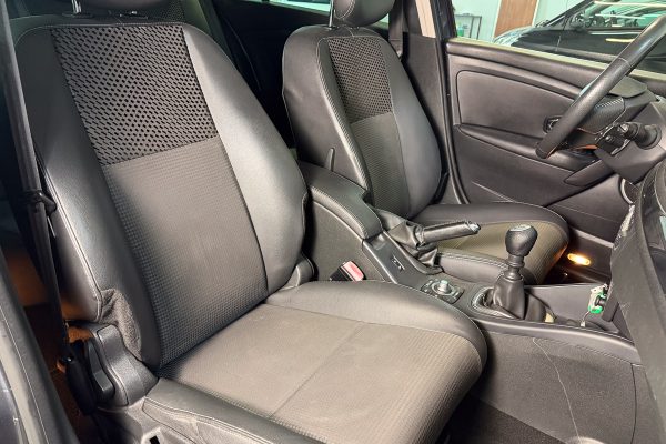 Renault Megane 27-ND-61-2