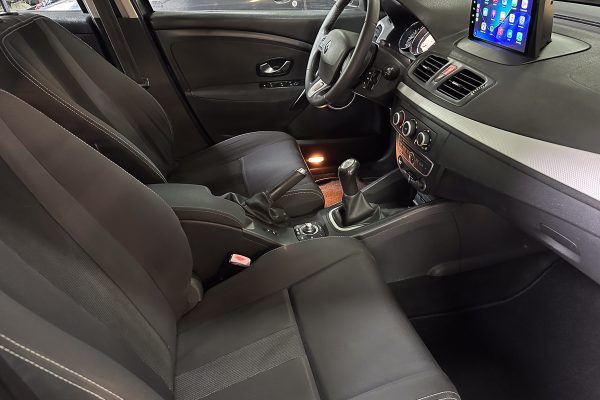 Renault Megane 32-LO-63-11