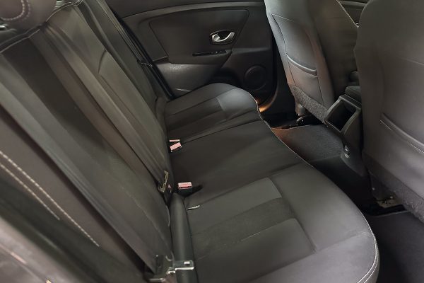 Renault Megane 32-LO-63-12