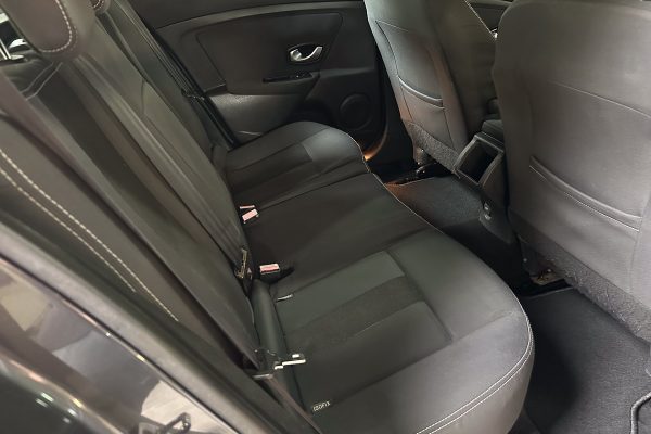 Renault Megane 32-LO-63-13