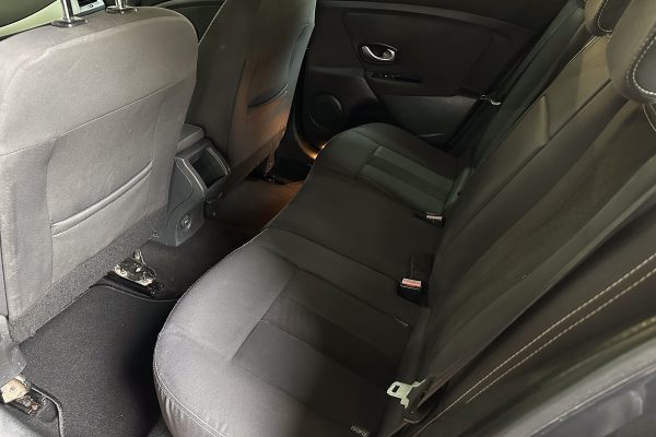 Renault Megane 32-LO-63-15