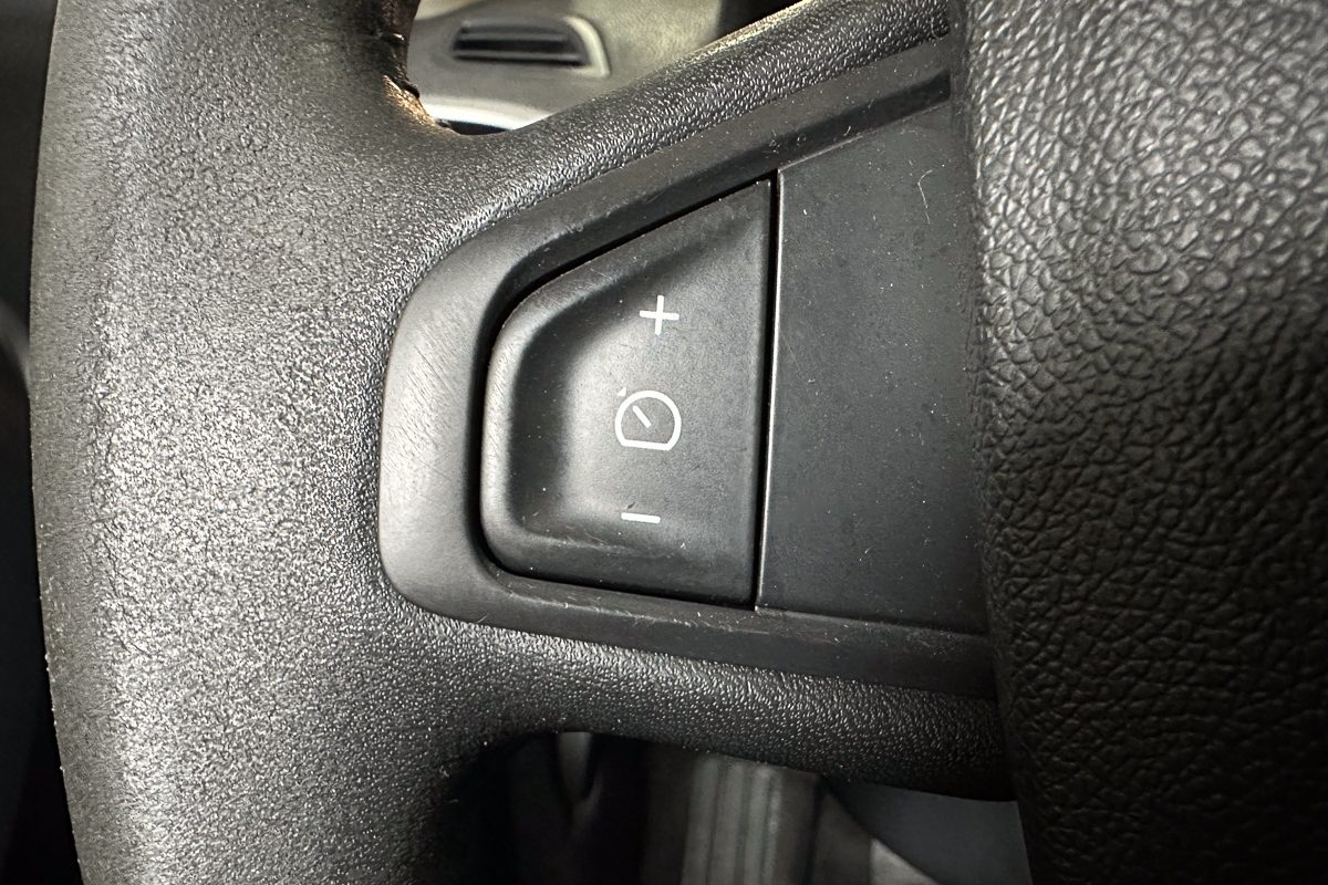 Renault Megane 32-LO-63-8