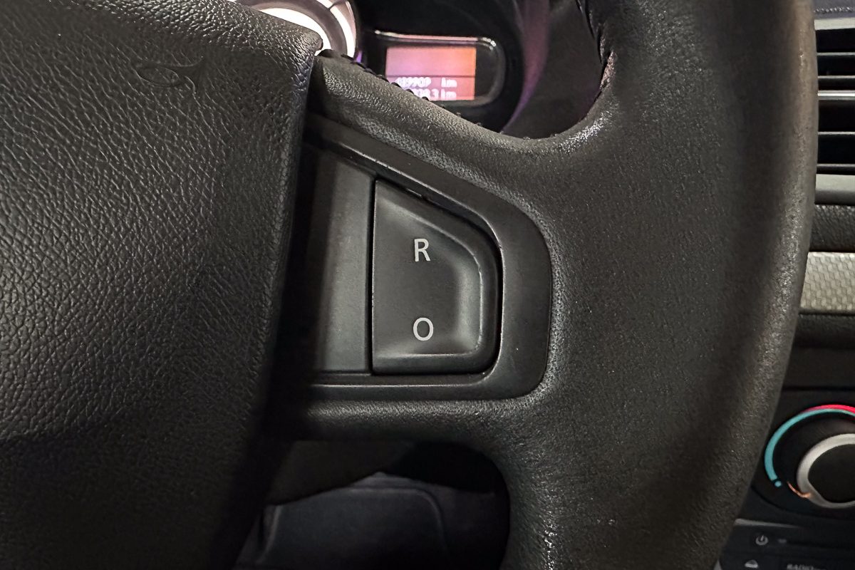 Renault Megane 32-LO-63-9