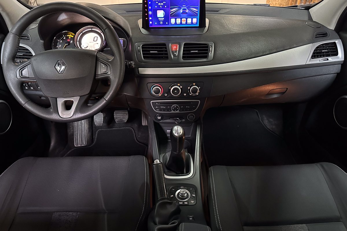 Renault Megane 32-LO-63