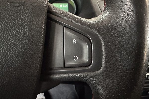 Renault Megane 70-OU-43-10