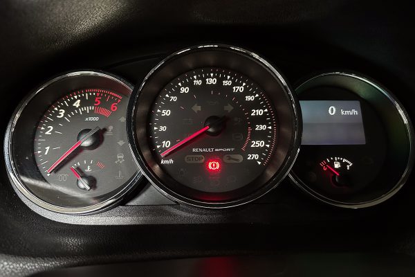 Renault Megane 70-OU-43-11